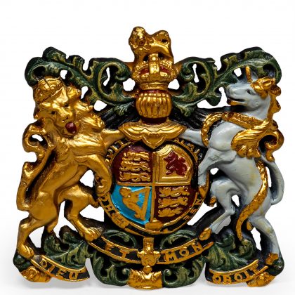 The sumptuous colours on this medium coat of arms make it stand out loud and proud! Hand finished, great gift, easy to hang. 37 x 36 x 4cm